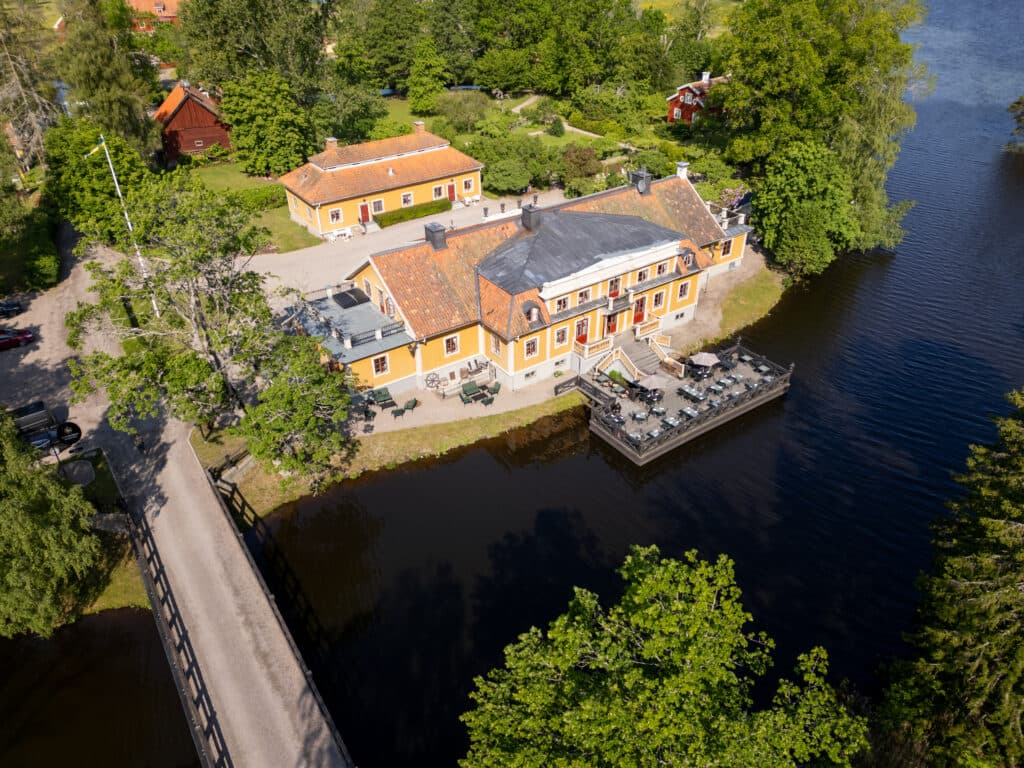 Dufweholms Herrgård – slott & herrgård i Katrineholm